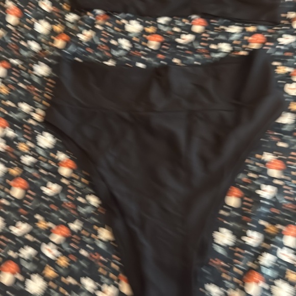 aerie scoop triangle bikini and high rise cheeky bottom swim set - Picture 5 of 9